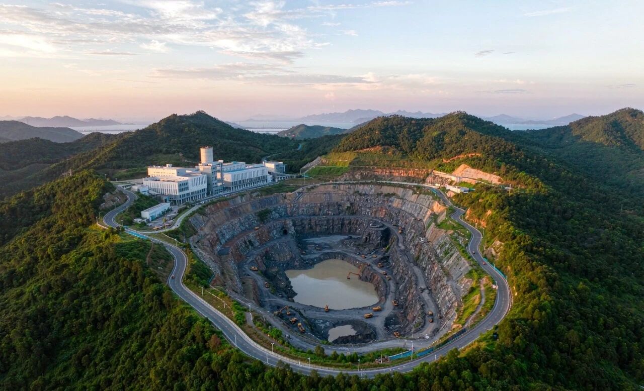 紫金矿业龙岩