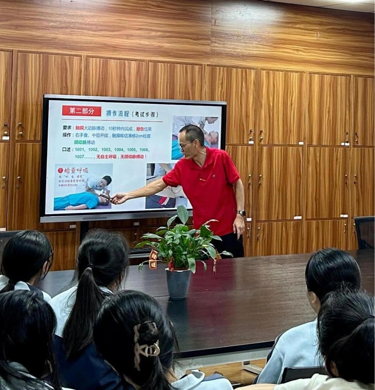 医路领航，技能赋能｜福建攀宇科技举办医药专业技能公开课助力职校生备战学考(图6)