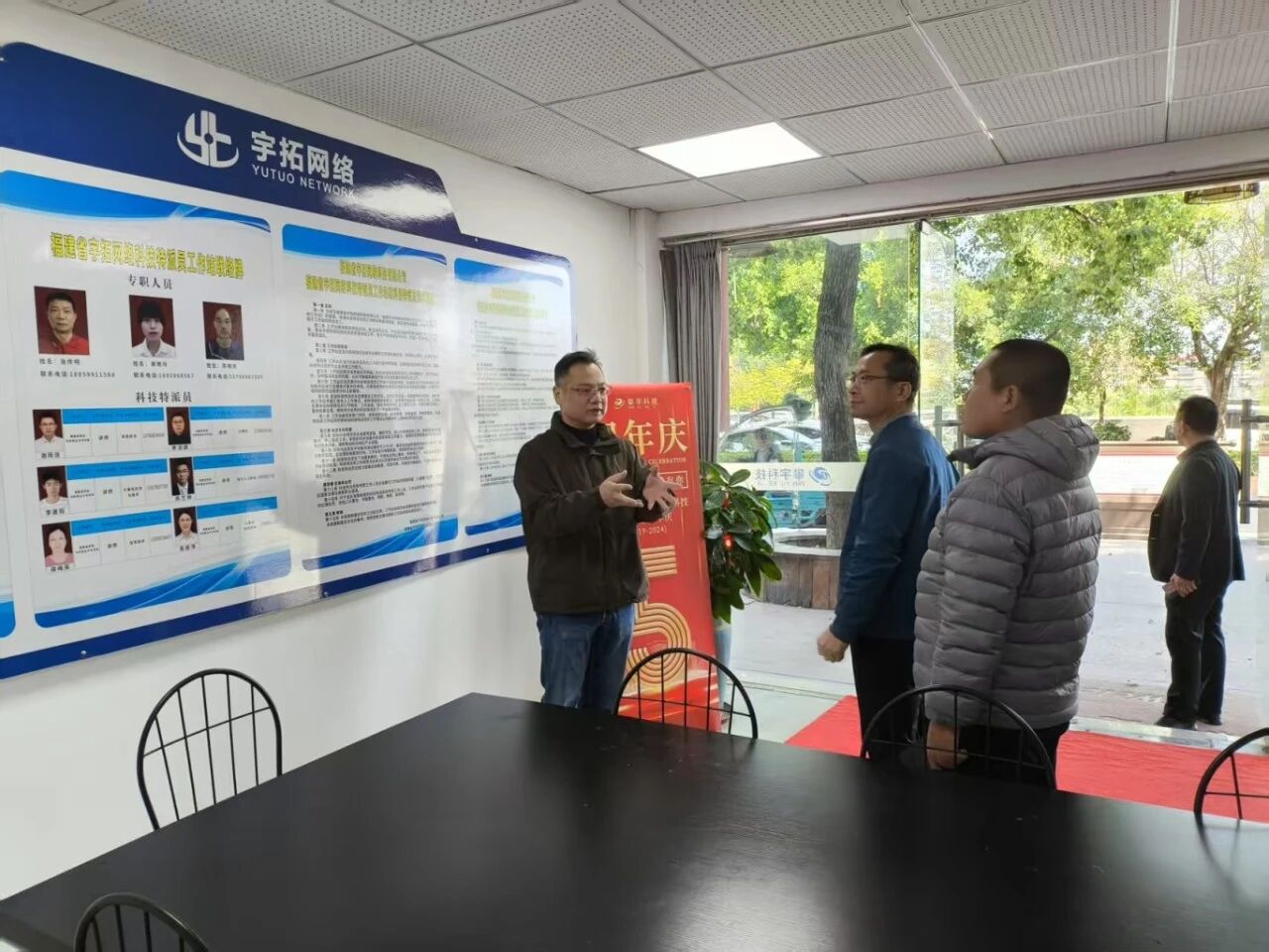数智时代·专业革新｜中职学校与行业专家共探人才培养新范式座谈会在我司人才培养基地成功举行(图9)