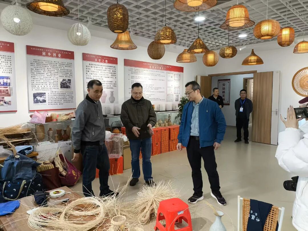 数智时代·专业革新｜中职学校与行业专家共探人才培养新范式座谈会在我司人才培养基地成功举行(图17)