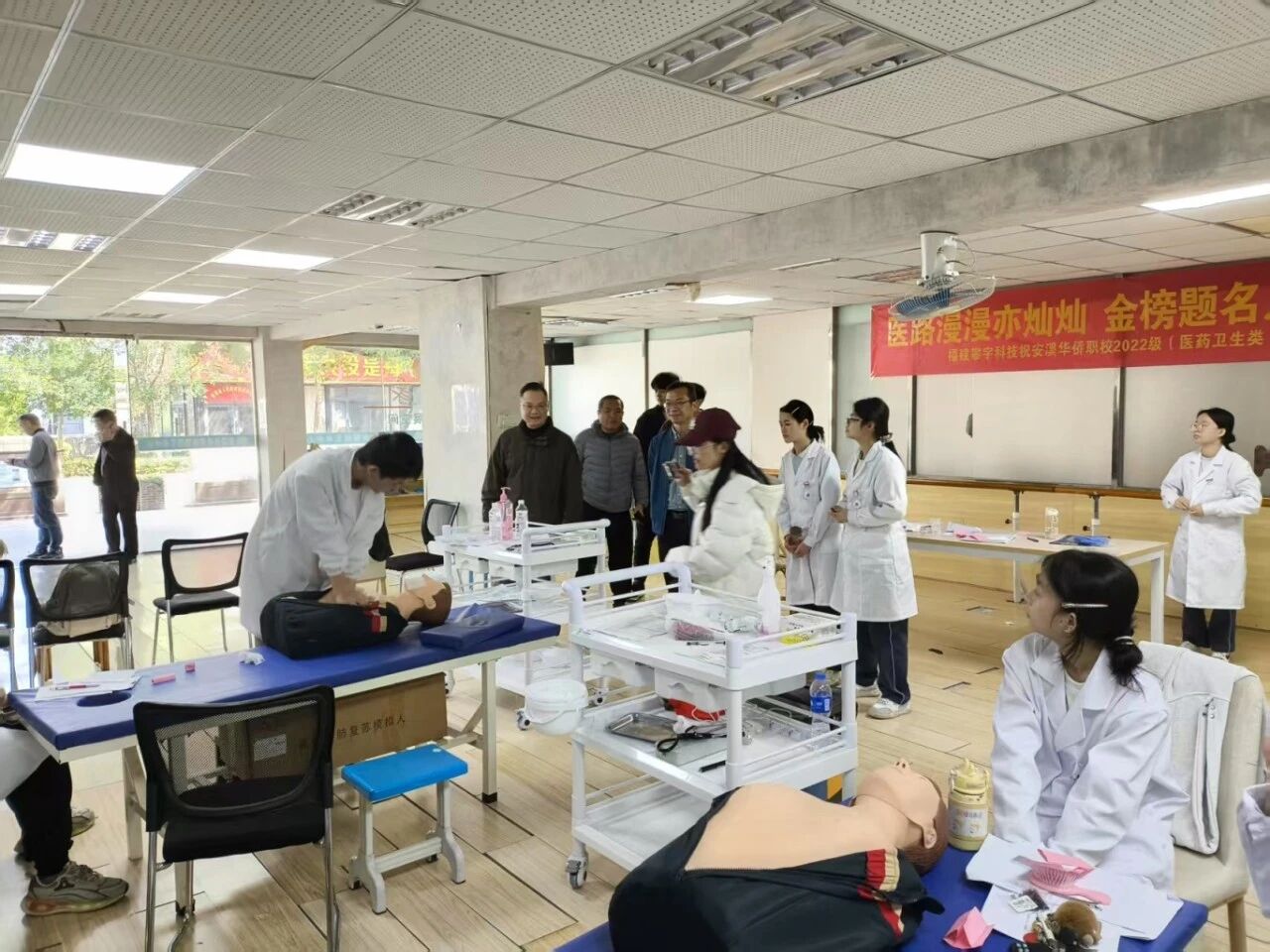 数智时代·专业革新｜中职学校与行业专家共探人才培养新范式座谈会在我司人才培养基地成功举行(图16)