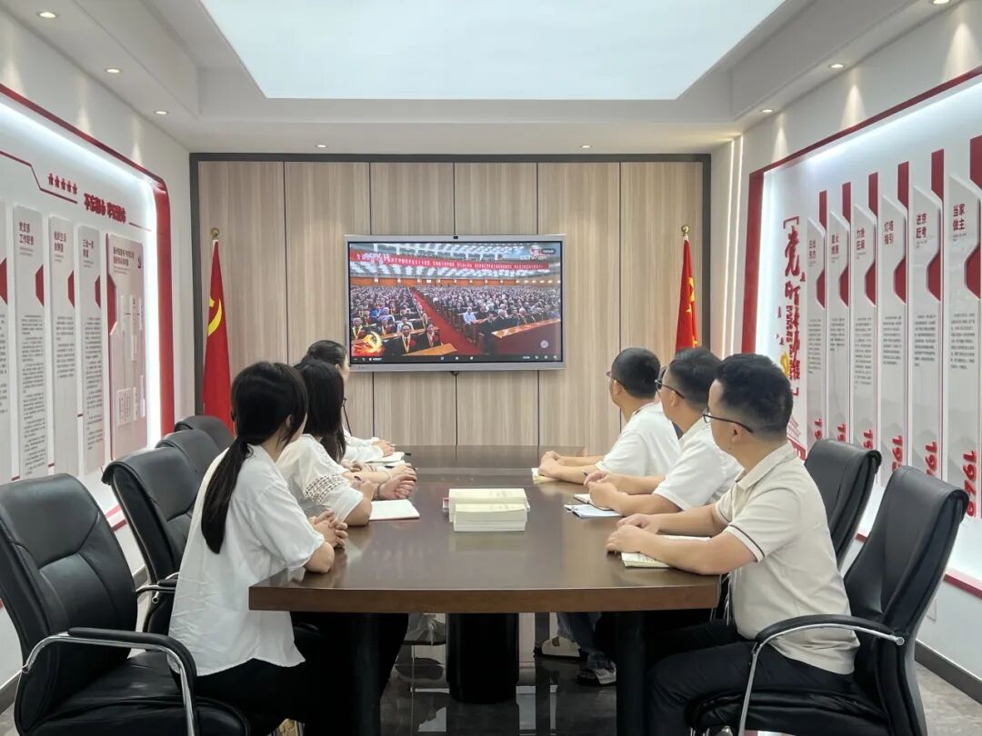观看周年庆.JPG