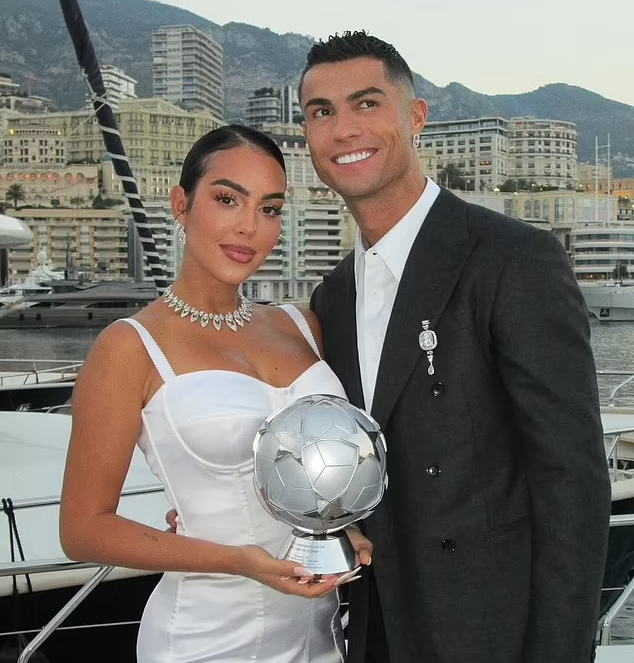 C罗的生育规划课：5个孩子3个试管，普通人能学这3招！