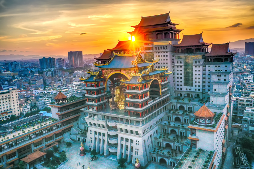 广西最宏伟的文化建筑，被誉为广西的布达拉宫，建造者成谜|云天|云天宫|神木_新浪新闻