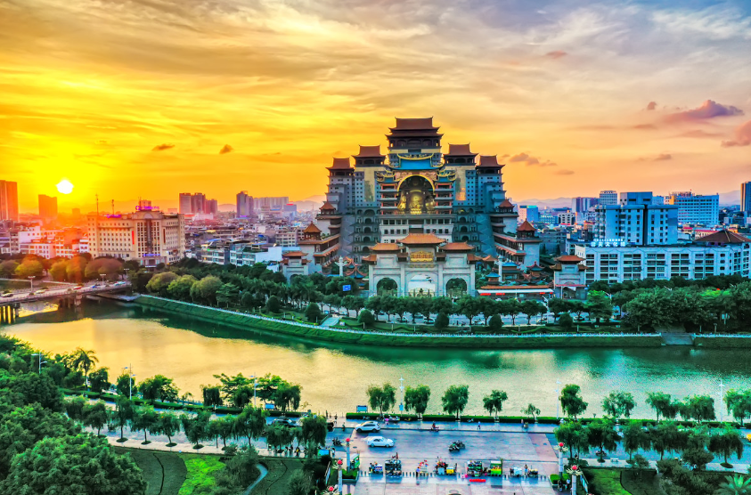 广西最宏伟的文化建筑，被誉为广西的布达拉宫，建造者成谜|云天|云天宫|神木_新浪新闻
