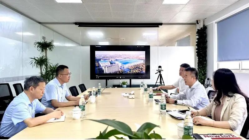柘林镇党委书记吴强一行考察调研纽托克流体控制有限公司