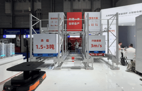 凌云光亮相DIC EXPO， 以AI视觉驱动新型显示质量升级