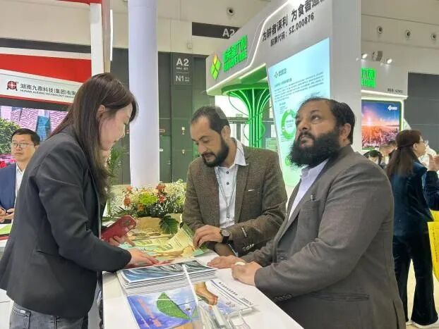 胰招制胜，酶得说| 上海欧耐施圆满收官2025年中国饲料工业展