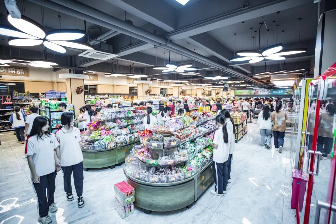 校园超市.jpg