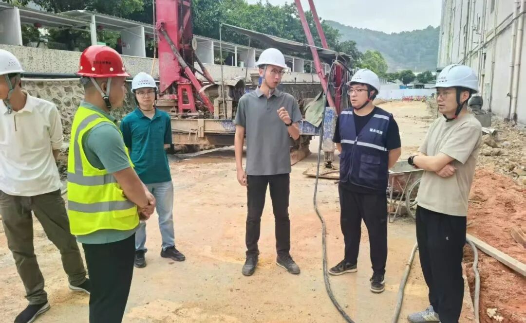 佳保安全：“五一”坚守显担当，假期安全不打烊！