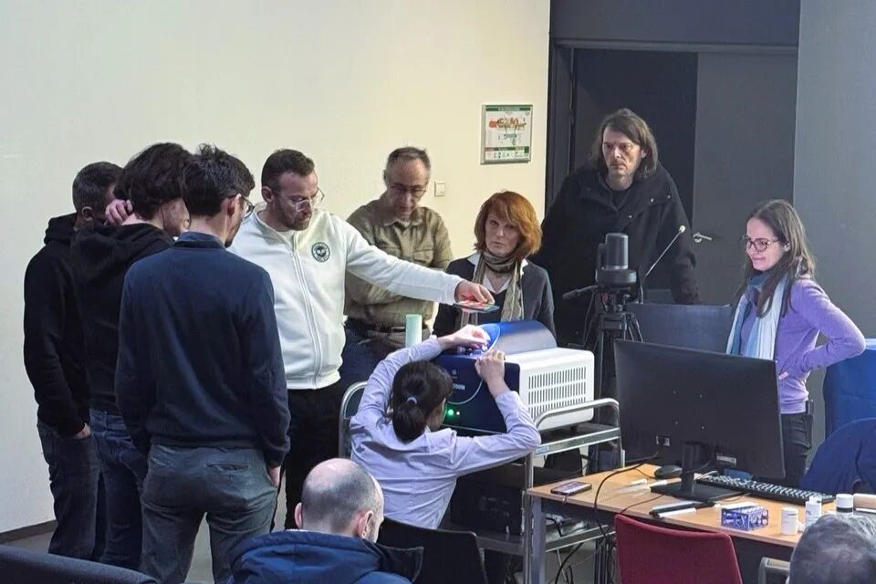 亮相法國電子順磁共振協(xié)會科學(xué)日！國儀量子EPR閃耀國際舞臺