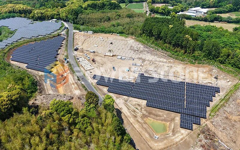 Photovoltaic architecture