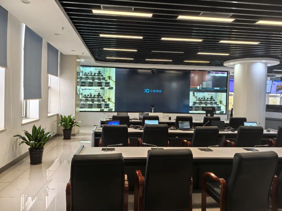 青鸾有信 · 以讯应汛