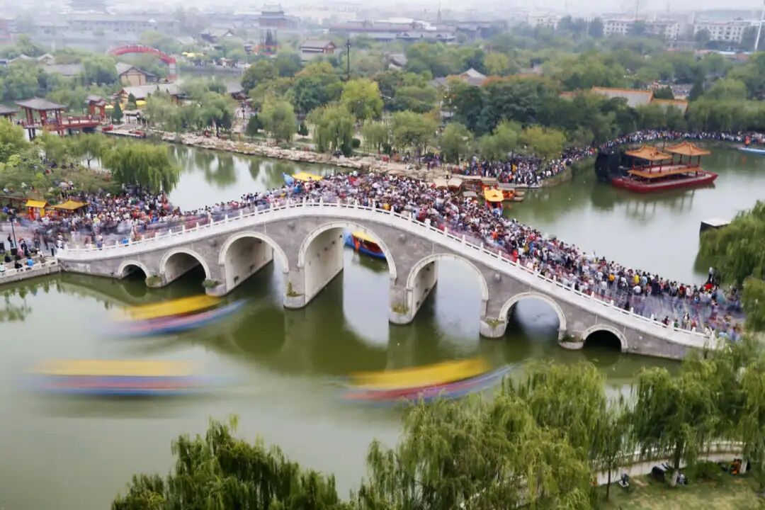 清明上河园九龙桥 (2).jpg