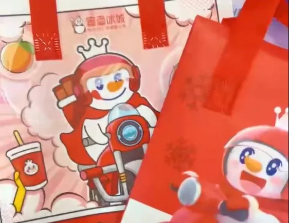 蜜雪冰城胖东来