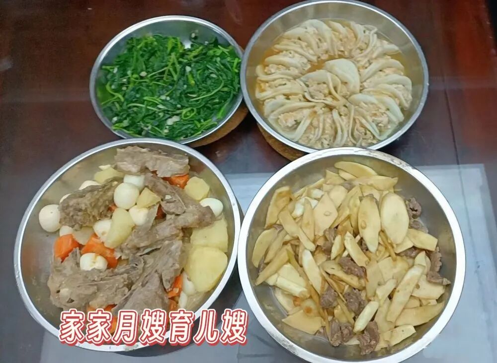 宝宝在陈姐怀中安睡