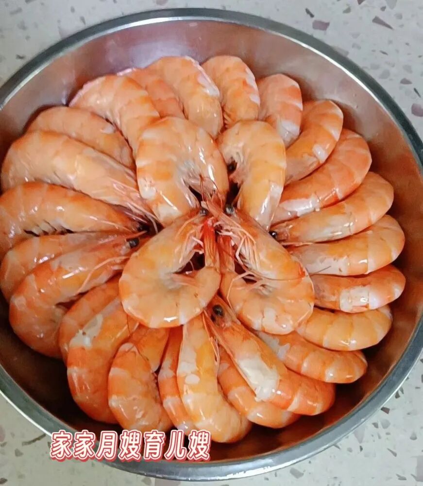 精致的月子餐摆盘