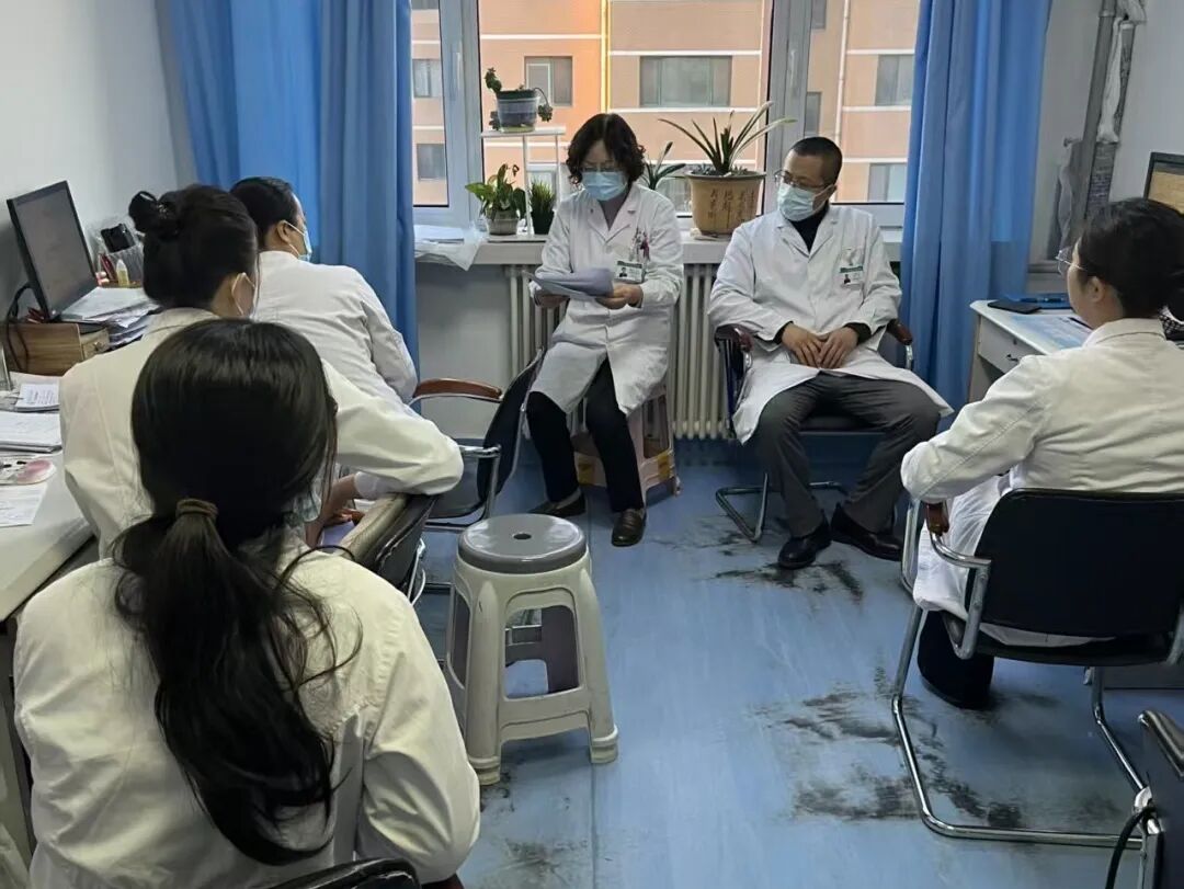 医院引流袋怎么操作【“医”线专家】妙手护佑神经中枢，仁心点亮生命希望——记大连市第五人民医院神经内二科主任徐萍_https://www.jmylbn.com_新闻资讯_第4张