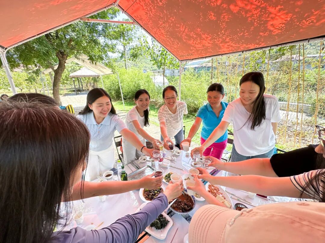 英国上市公司365集团十二周年庆暨户外团建活动圆满举行