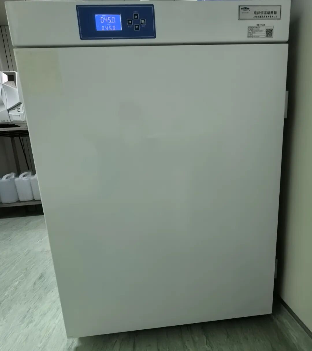 无影灯有什么特点“一科一特色”展播 ｜ 手术室优质护理服务——无影灯下温暖的“手护”_https://www.jmylbn.com_新闻资讯_第8张