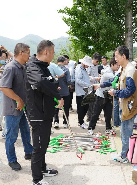 净美自然·益起同行｜兰格公司环保捡拾公益活动圆满举行