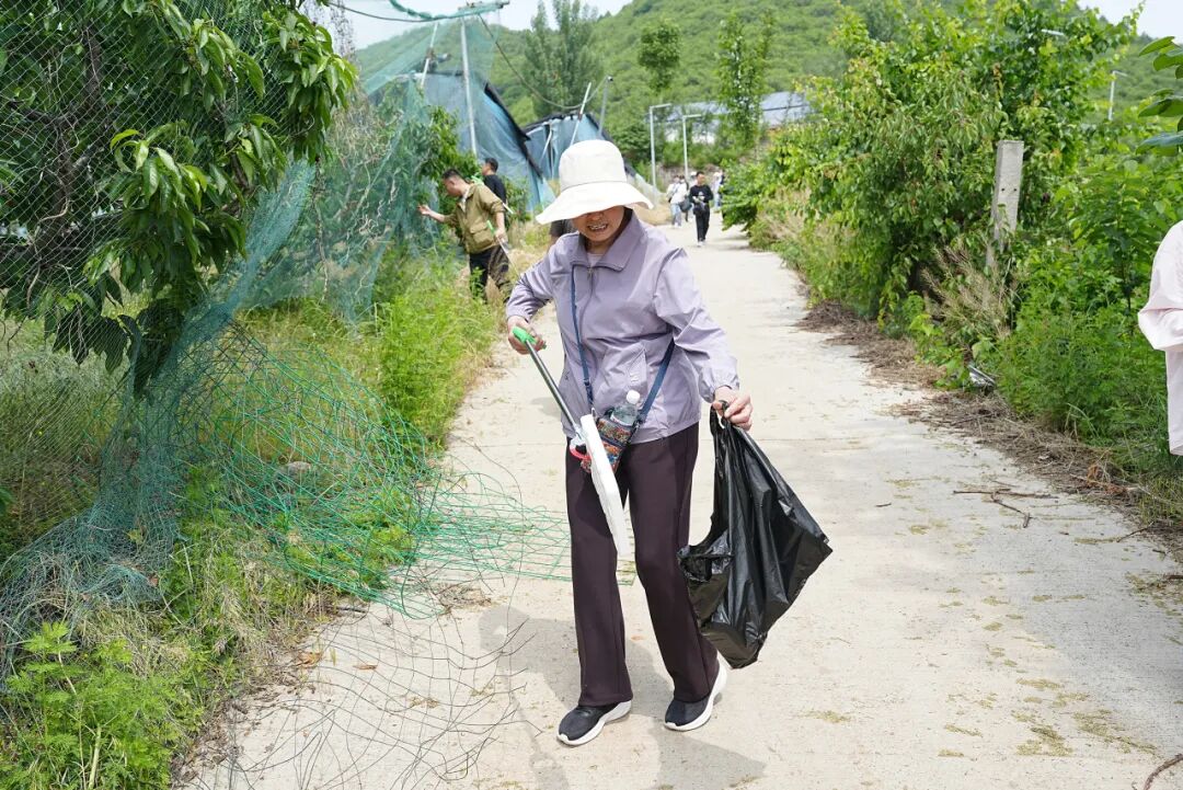 净美自然·益起同行｜兰格公司环保捡拾公益活动圆满举行