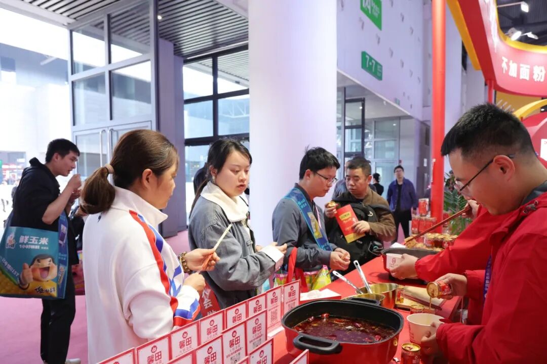 6000+展商共鉴！馨田集团携四大品牌集中亮相，引爆全国糖酒会(图10)