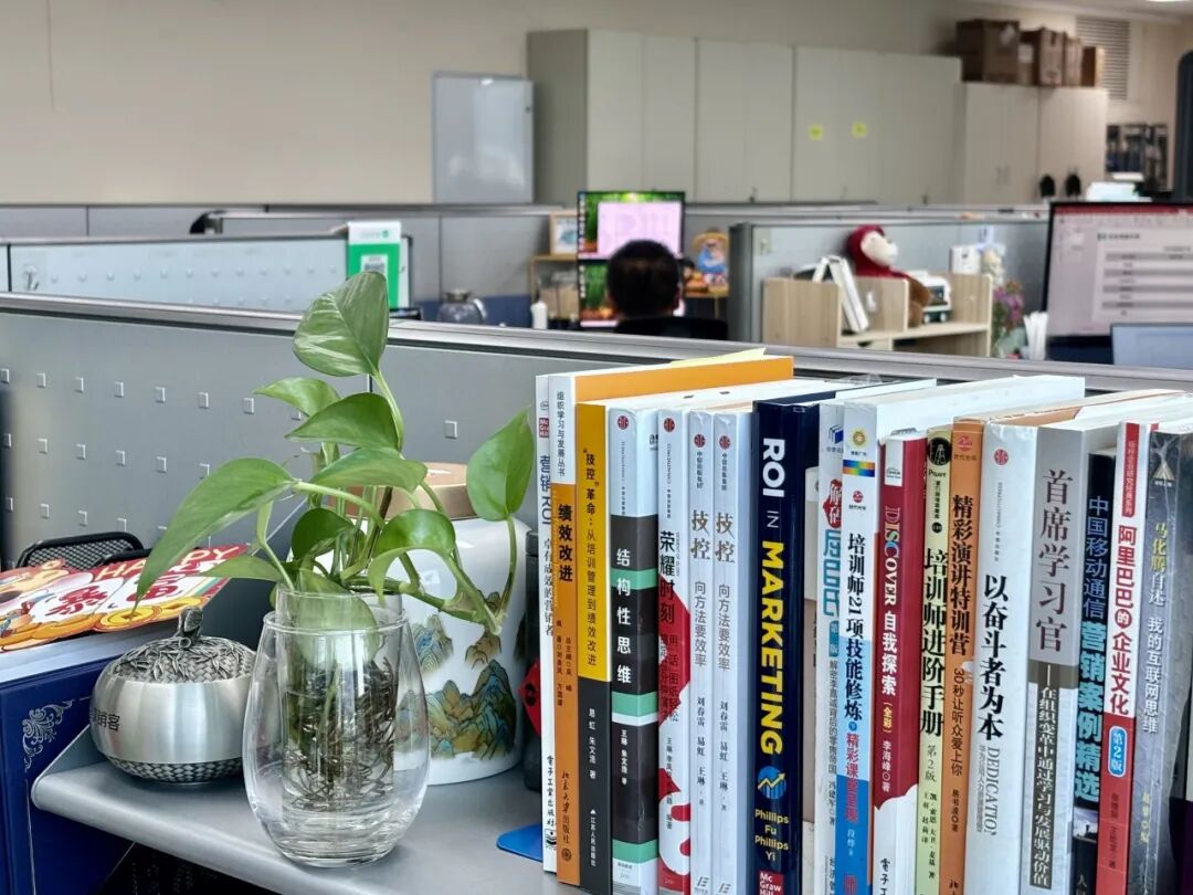 我们搬家啦！华商基业总部入驻中钢国际广场，开启全新篇章！