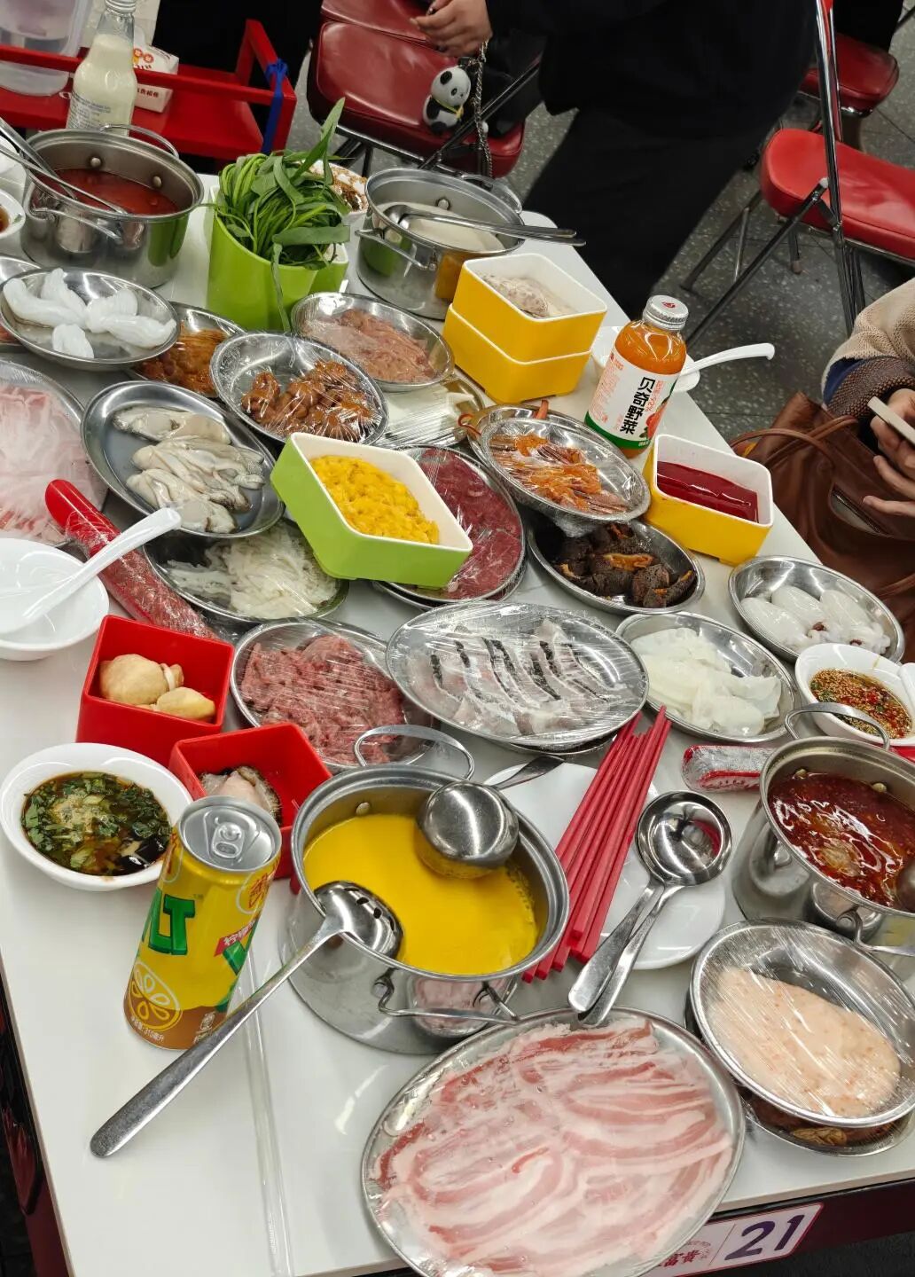 一鍋鮮香，滿堂笑語|廈門億辰科技女神節(jié)溫情相聚