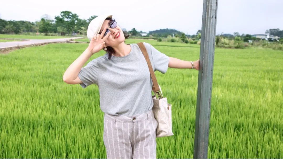 扇扇风解锁夏日凉感穿搭