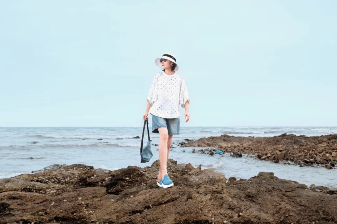 扇扇风解锁夏日凉感穿搭