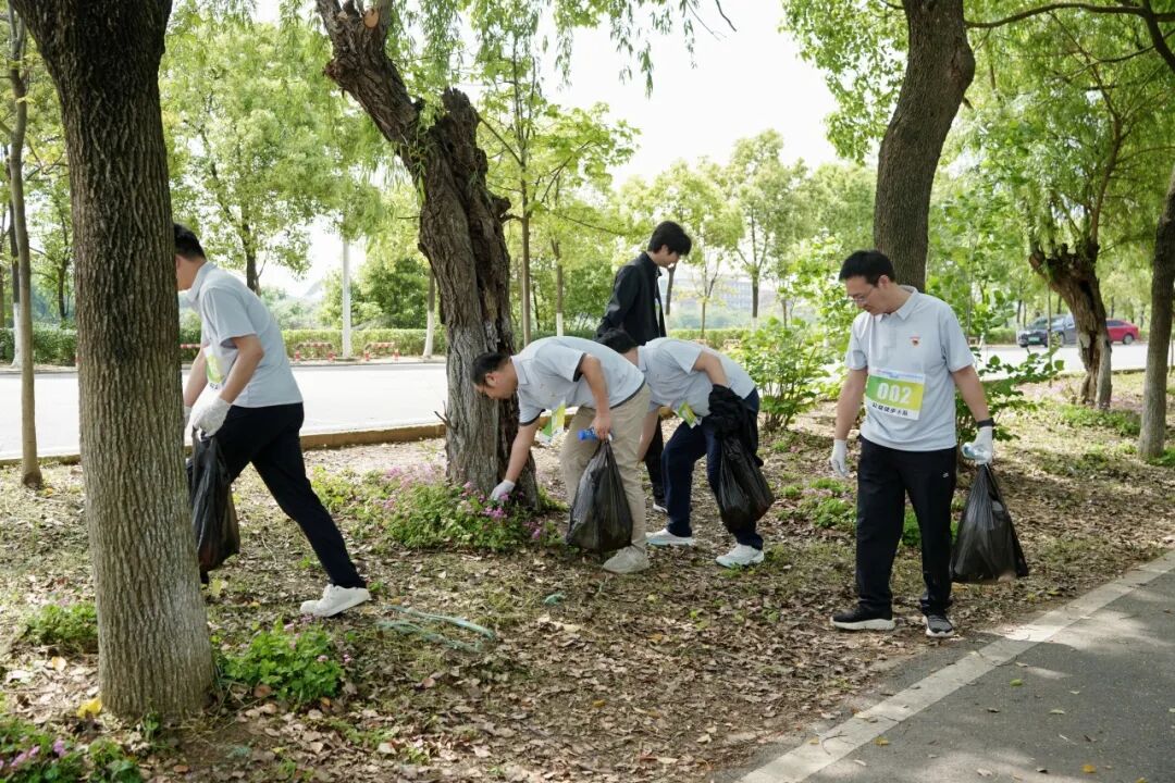 FUN肆奔跑，悦动四方&mdash;&mdash;四方光电第四届环湖健康跑活动圆满举行