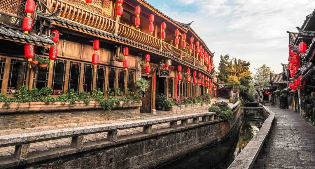 Explore 10 Ancient Chinese Towns with Living History & Culture