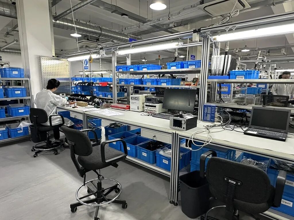 關稅政策波動下，英?？档摹爸袊鸢?