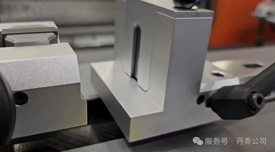 瑞士丹青新品發(fā)布：TRIMOS HS3測(cè)長(zhǎng)機(jī)：車間與實(shí)驗(yàn)室的精準(zhǔn)校準(zhǔn)利器