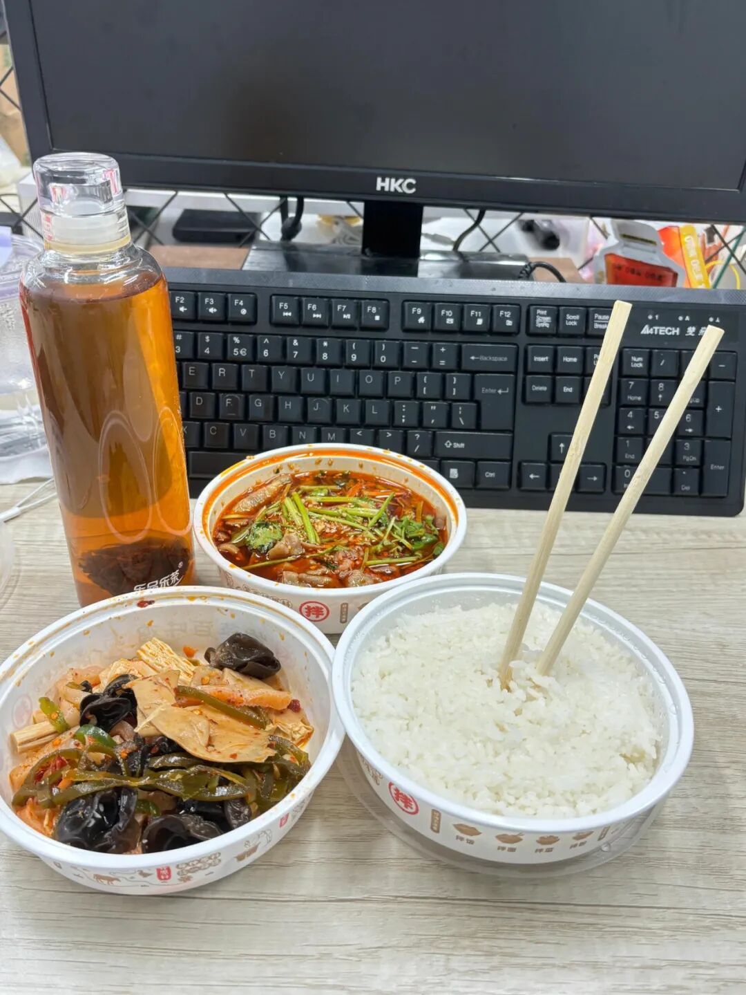 吃完外卖最好把汤倒了再扔