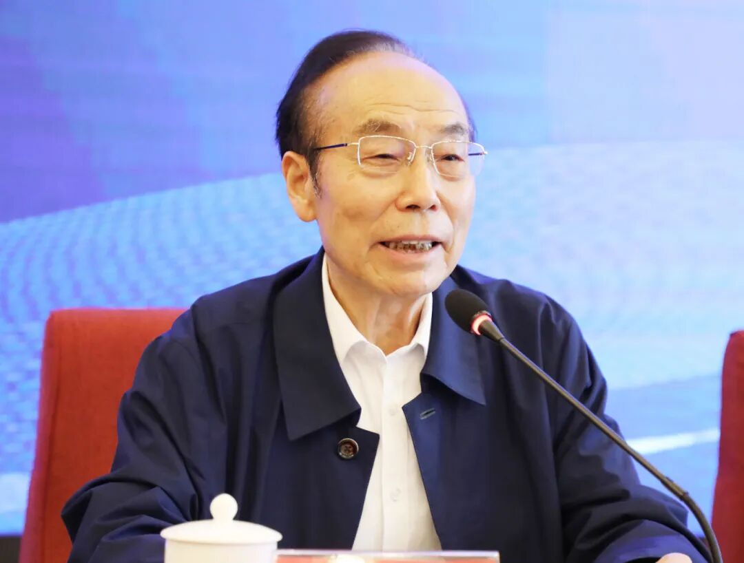 岳宣义.jpg