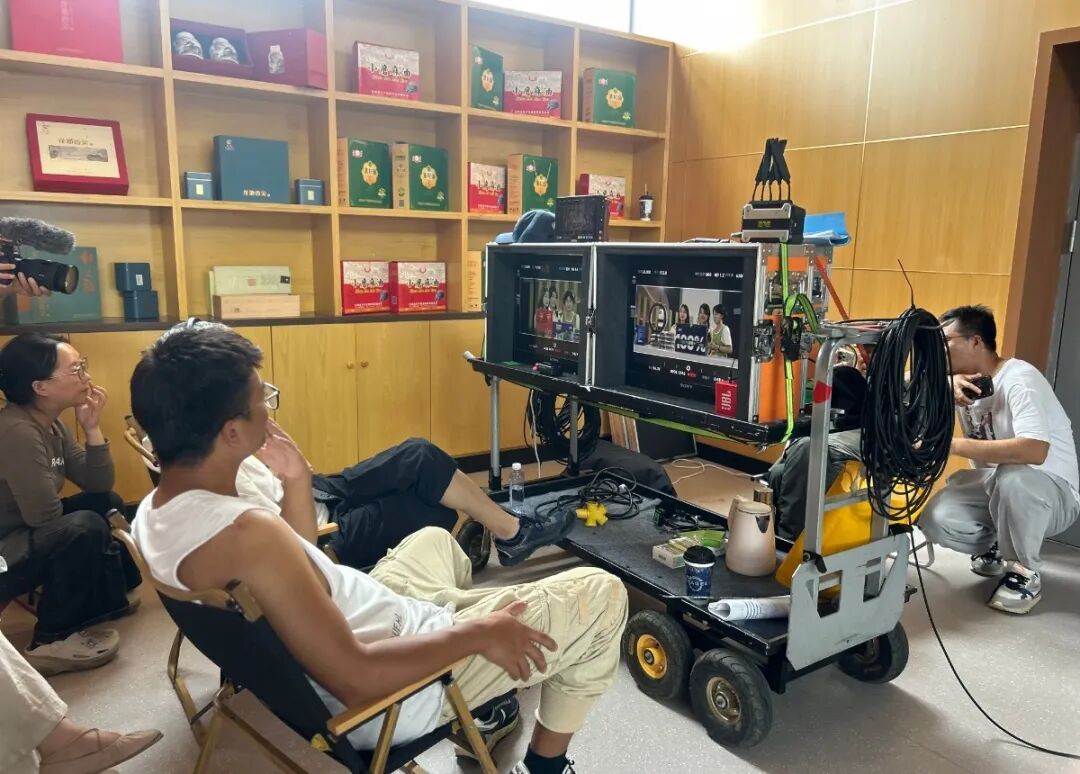 电影《越过山丘》取景独秀山，剧组人员体验诗意风光(图16)