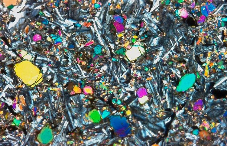 如何用数码显微镜分析未经过制备的地质样品