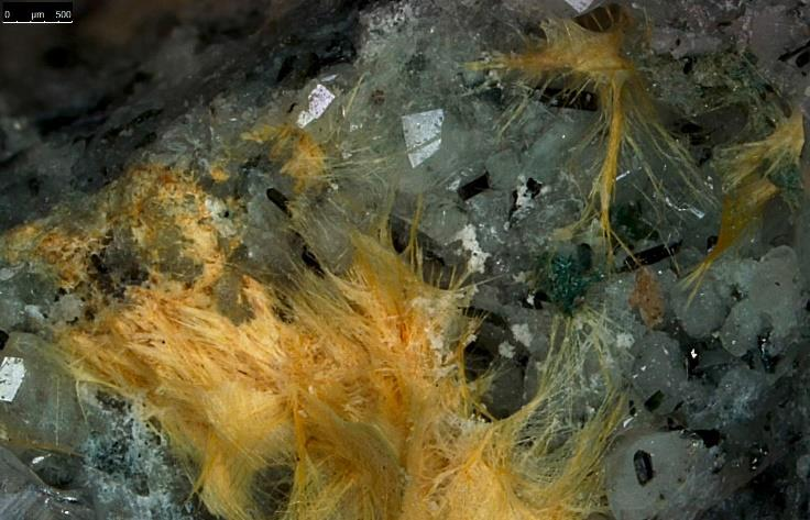 如何用数码显微镜分析未经过制备的地质样品