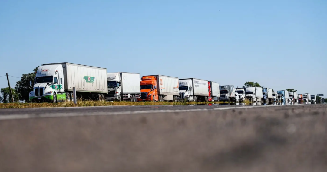 高危预警！墨西哥无限期罢工持续发酵：港口瘫痪 + 边境封锁(图1)