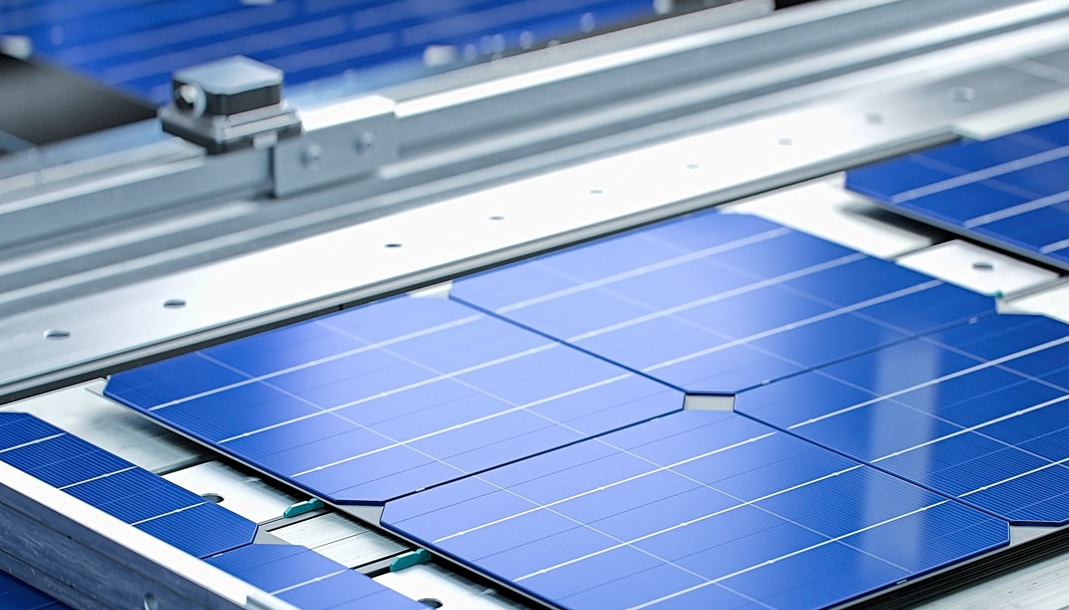 鈣鈦礦太陽能電池的量產難題，究竟卡在了哪一道“膜