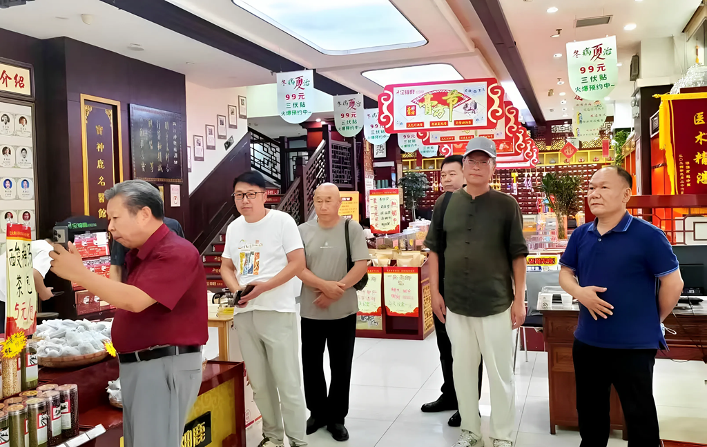 神鹿医疗垫怎么睡洛阳医协会理事深入宝神鹿名医堂调研 共探基层医疗发展新路径_https://www.jmylbn.com_新闻资讯_第4张