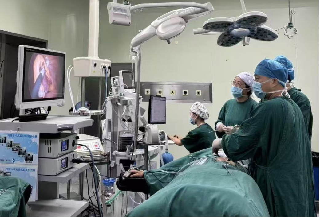 怎么制造手术钩针告别“疤”恼！微创美学新选择——钩针辅助下腹腔镜单位置切口阑尾切除术（HLA）_https://www.jmylbn.com_新闻资讯_第5张