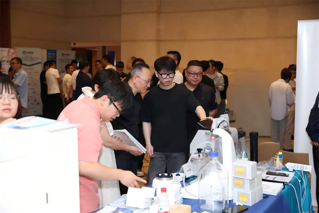 聚焦前沿 賦能未來(lái)——華端生物精彩亮相2025微生物檢測(cè)新進(jìn)展學(xué)術(shù)會(huì)議