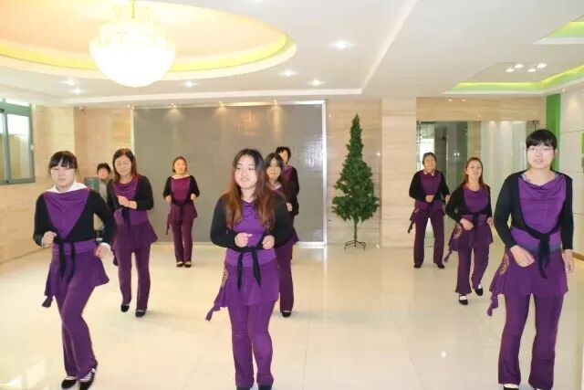 【人大】高华瑞：从家政服务员到全国人大代表，在三江学院聆听她的故事