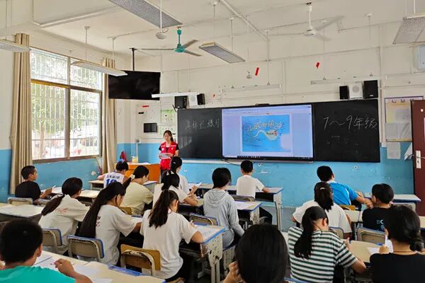 开展心理测评。学校供图