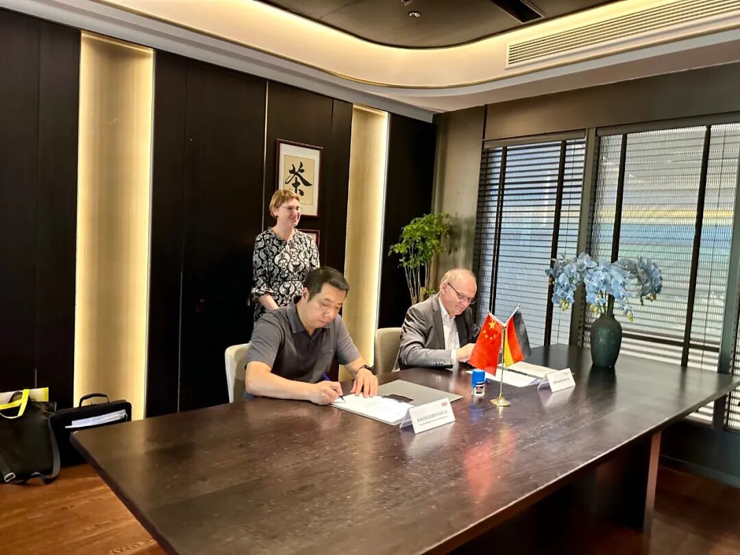 杭州XPZ与德国公司成功签署友好合作协议，共谱中德合作新篇章