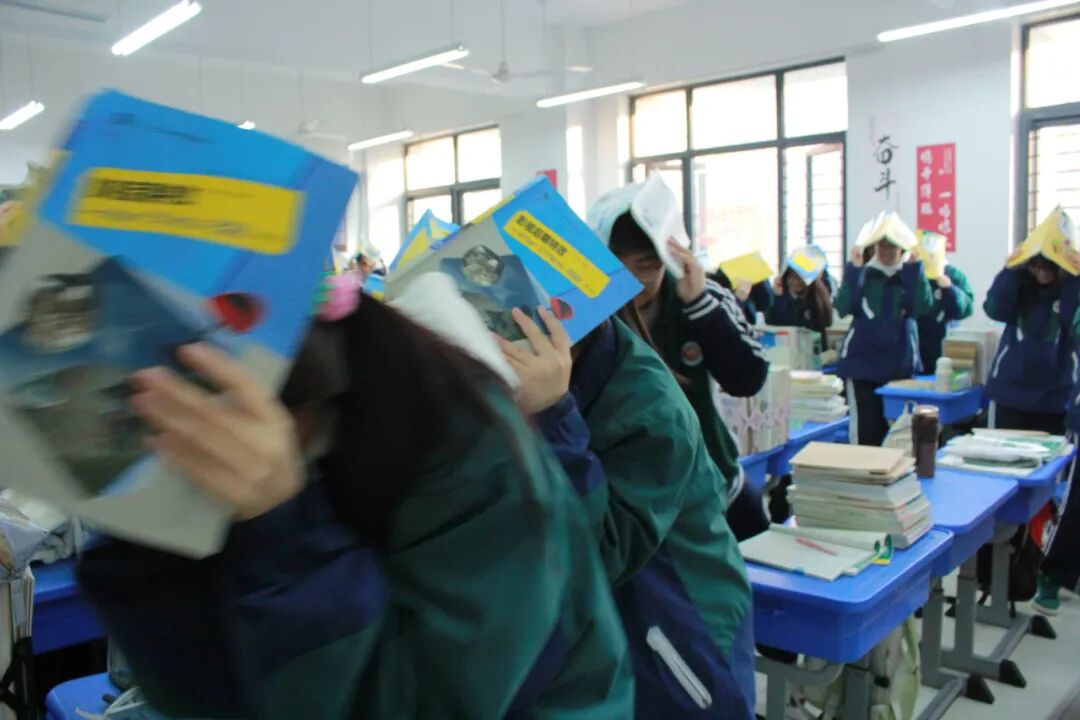 防患未然始于练 防震防火护家园 ▏ 山东运河技工学校防震防火应急疏散演练活动(图16)