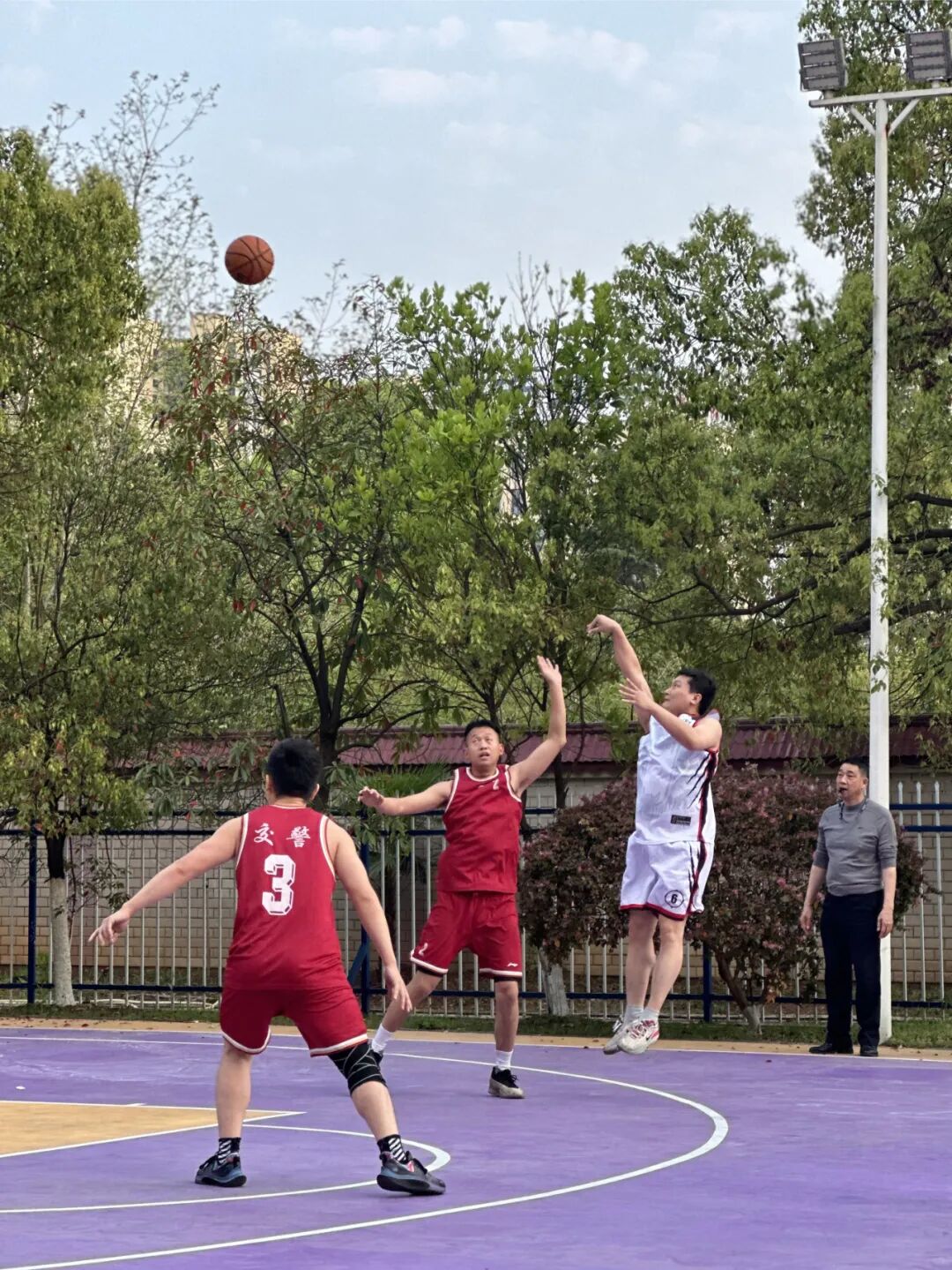 警企连心，热血“篮不住” | 湖南金化科技集团与衡阳市交警支队篮球联谊赛激烈上演